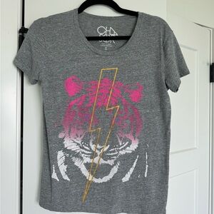 Chaser for Evereve graphic tee